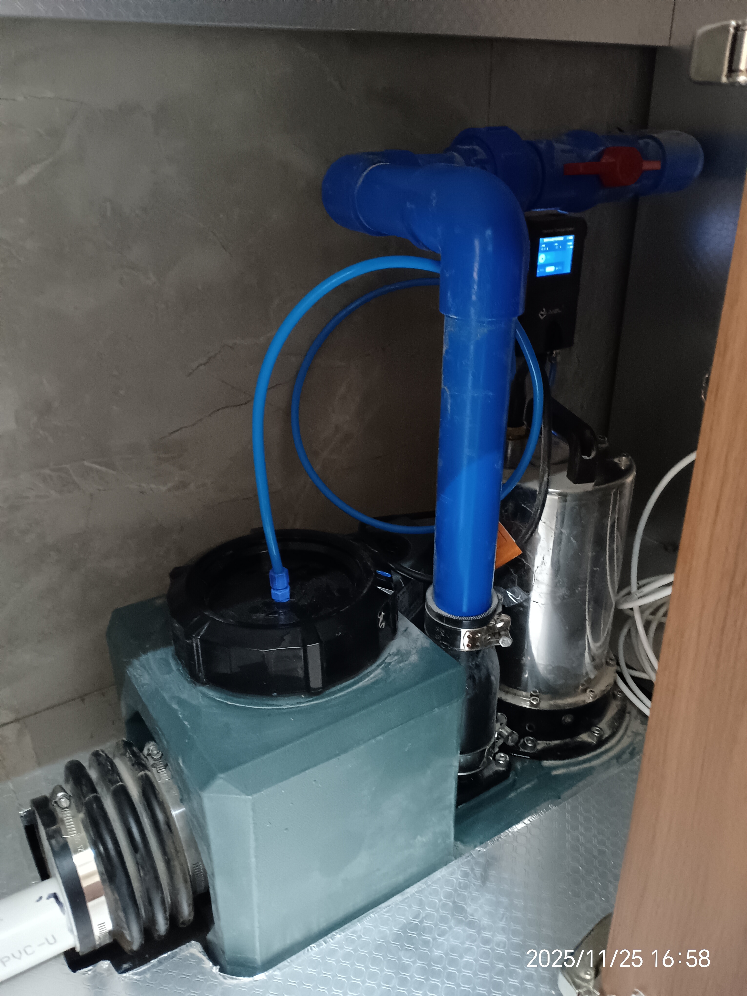 污水提升器